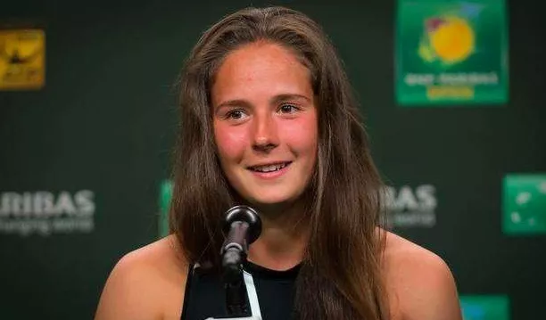 足球评论员 足球评论员