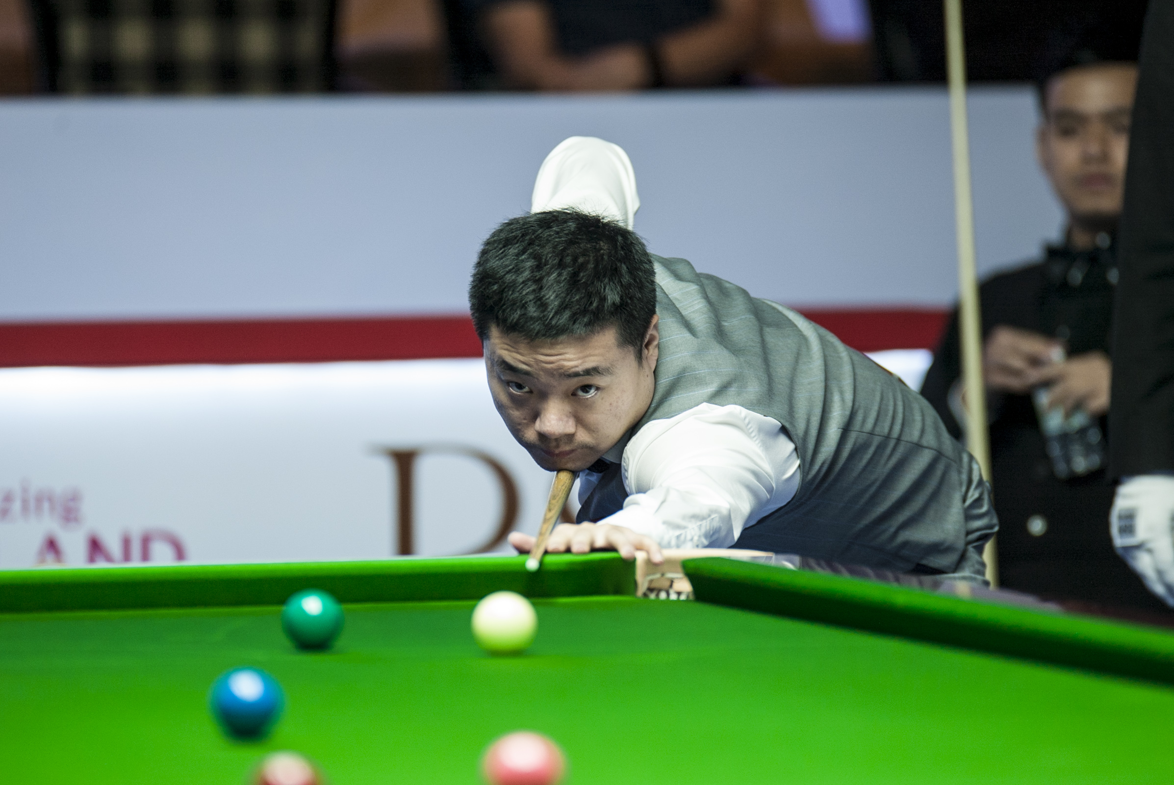 更高荣誉的 更高荣誉的