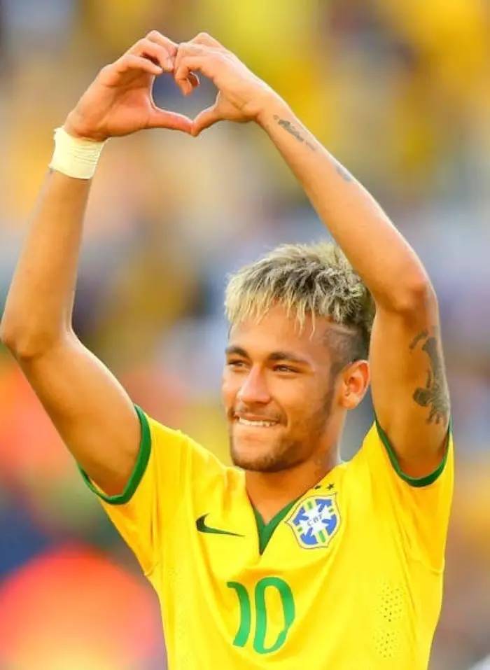 备受瞩目的 备受瞩目的