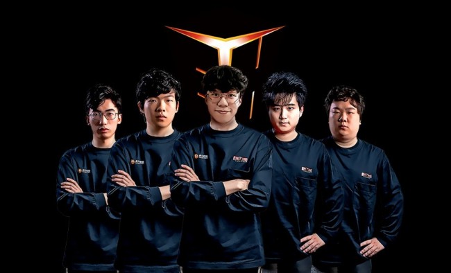 凑的五后卫 凑的五后卫